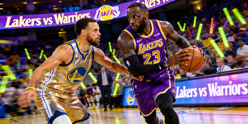 洛杉矶湖人队对阵金州勇士队的NBA常规赛，勒布朗·詹姆斯与斯蒂芬·库里经典对决